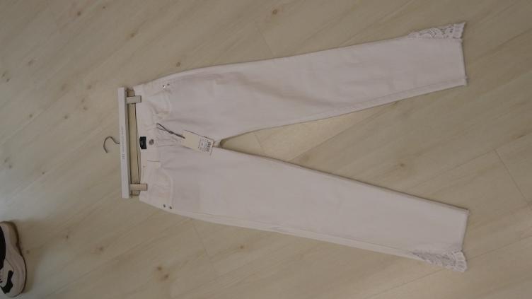 Hose Nenja 7/8 Lace weiss