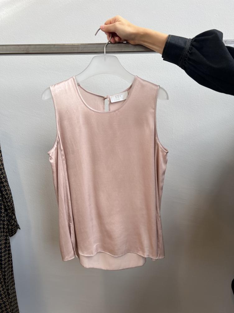 Top black