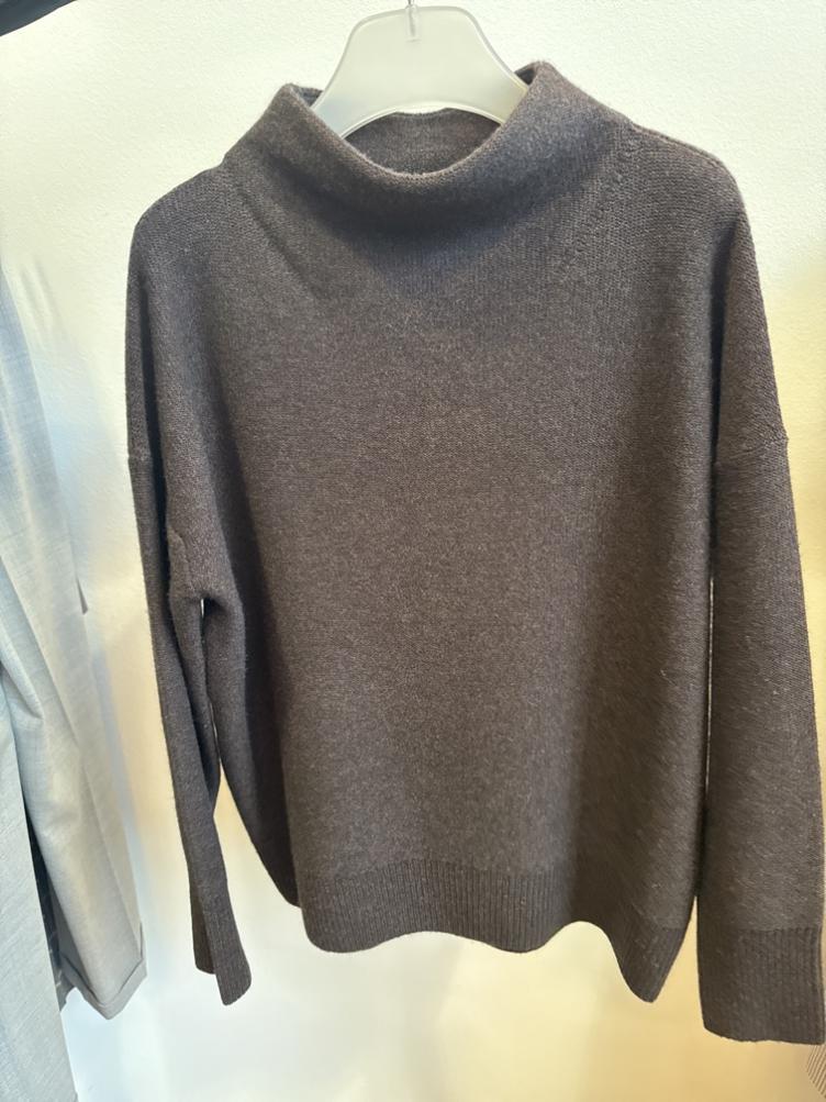 Pulli Stenka Brown