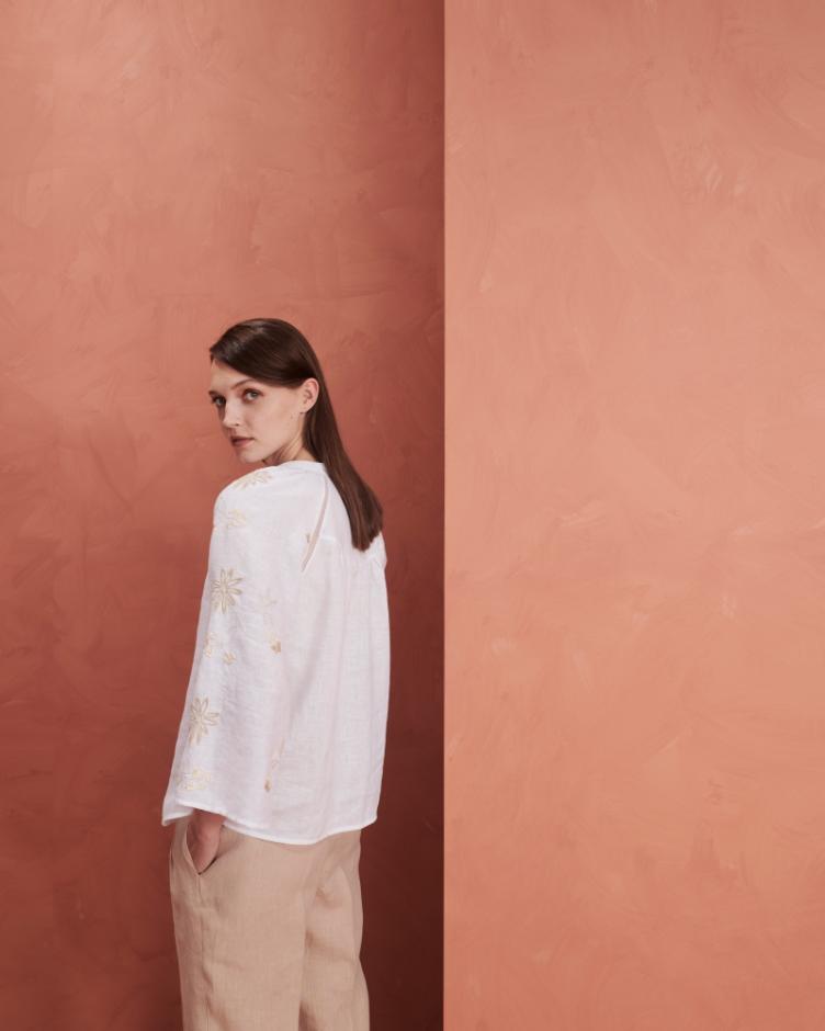 Leinenbluse weiss bestickt