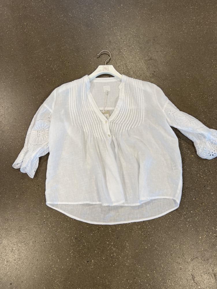 Shirt sand
