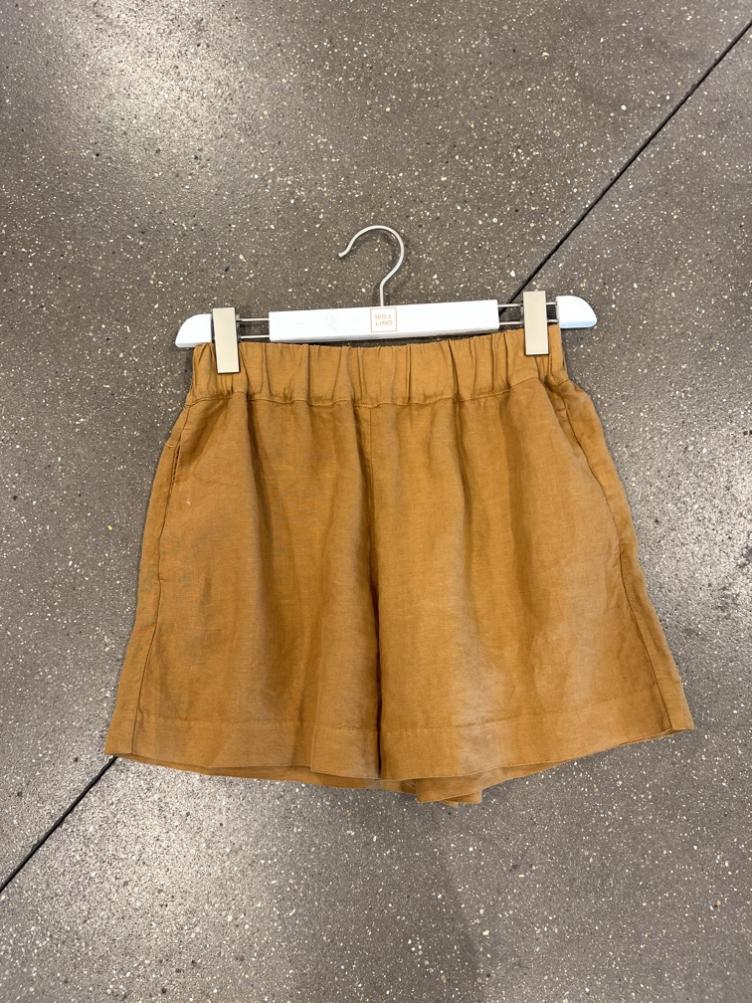 Short beige soft