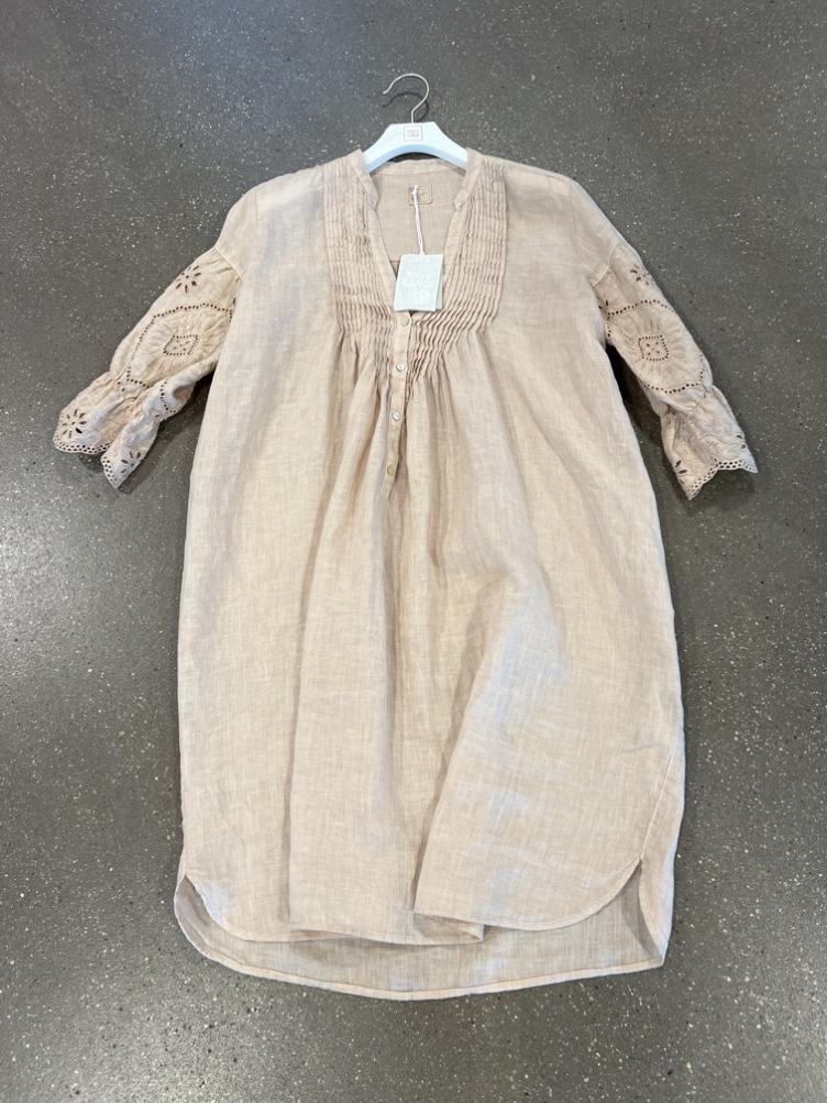 Kleid sand