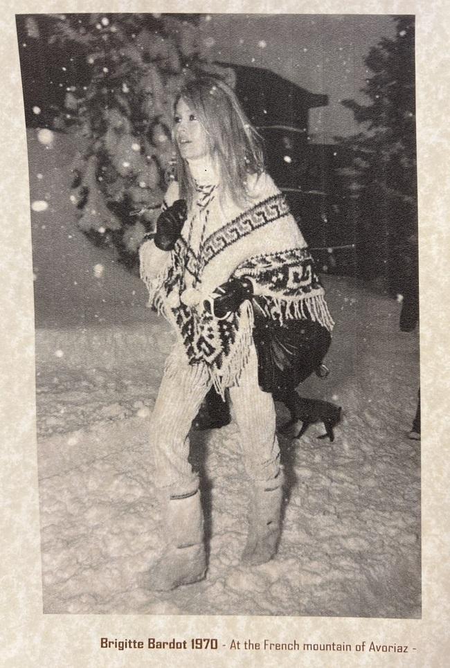 Poncho castagna Brigitte Bardot