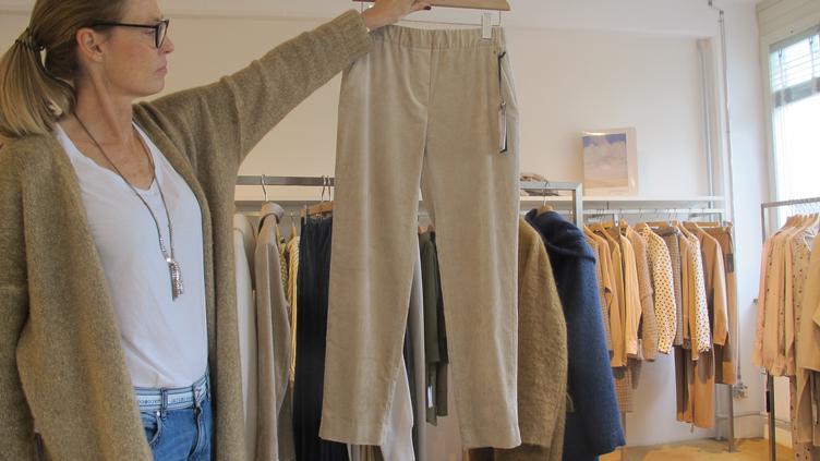 Cordhose Rosa beige