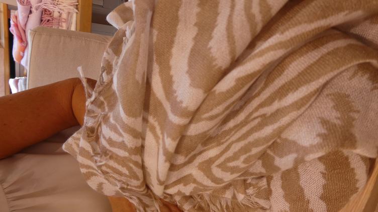 Schal beige
