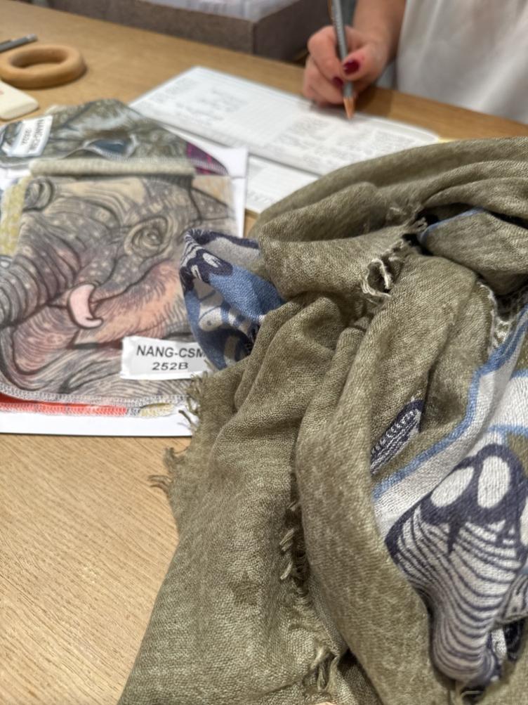 Schal Elephant grau