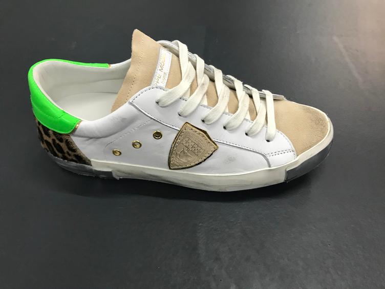 Sneaker