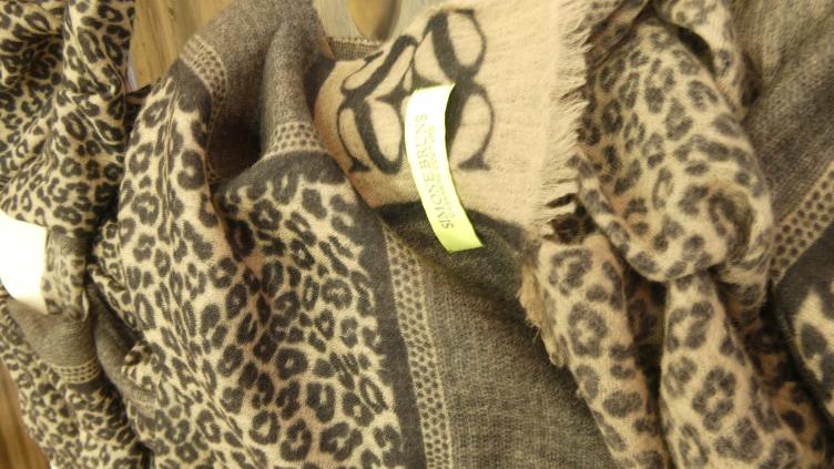 Schal We love Leo Felted beige